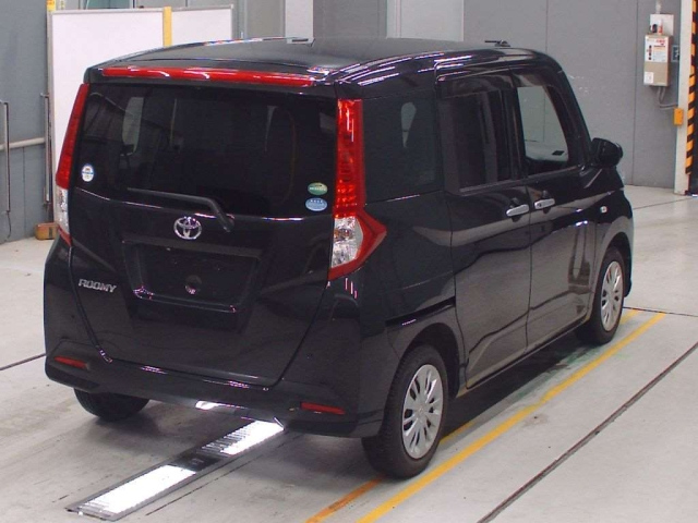 TOYOTA ROOMY 2017