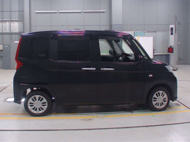 TOYOTA ROOMY 2017