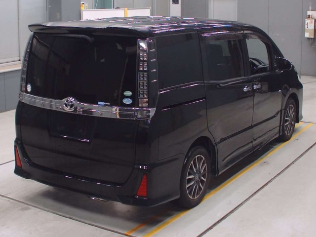 TOYOTA VOXY 2015
