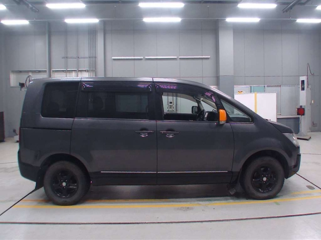 MITSUBISHI DELICA D5 2012