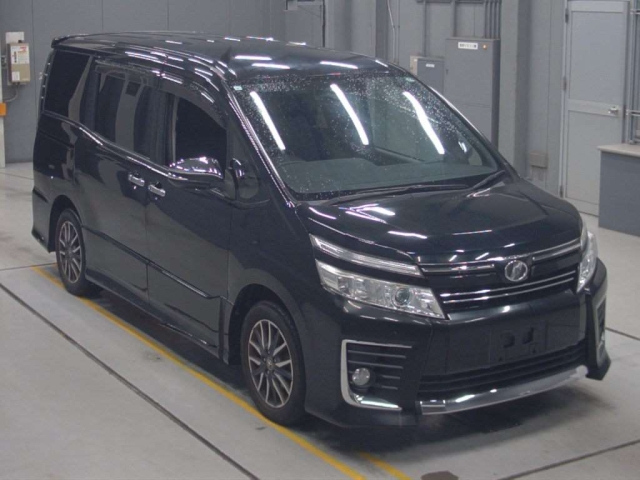 TOYOTA VOXY 2015