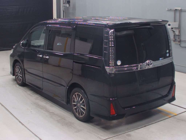 TOYOTA VOXY 2015