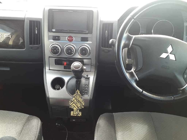 MITSUBISHI DELICA D5 2012
