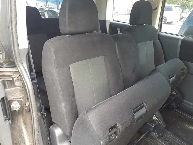 MITSUBISHI DELICA D5 2012