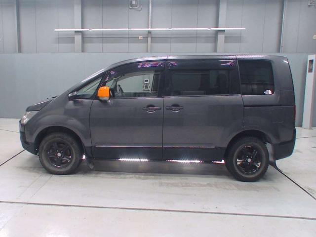 MITSUBISHI DELICA D5 2012