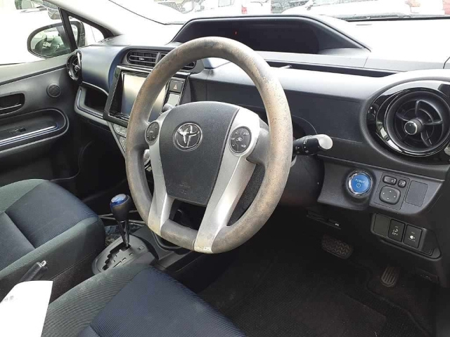 TOYOTA AQUA 2014