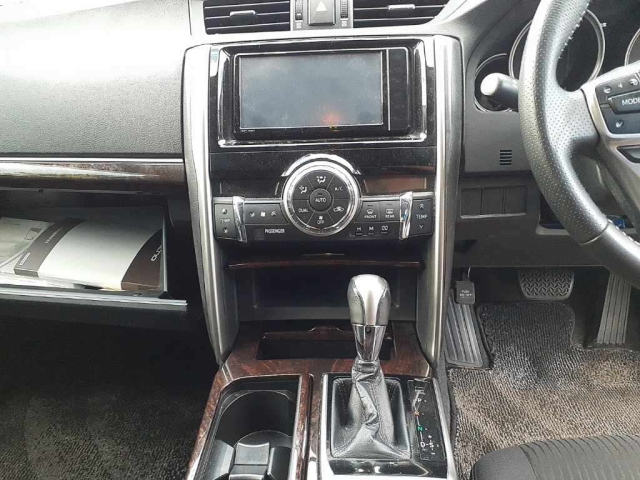 TOYOTA MARK X 2019