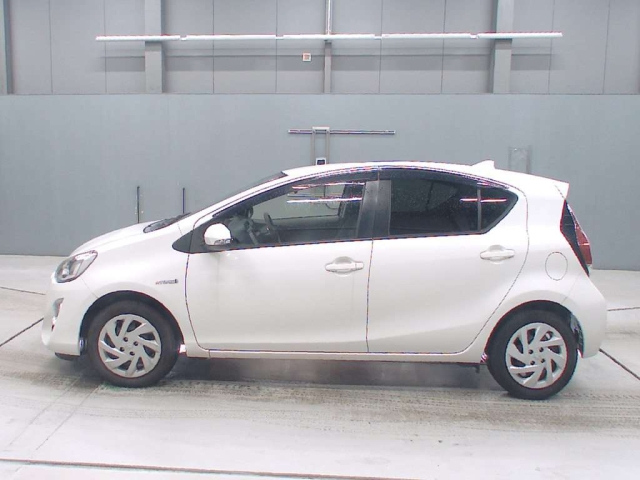TOYOTA AQUA 2014