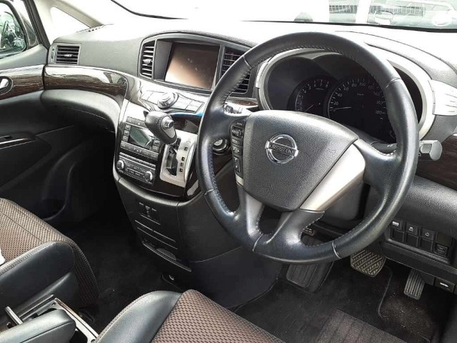 NISSAN ELGRAND 2011