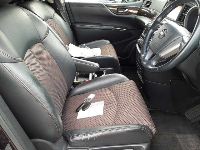 NISSAN ELGRAND 2011