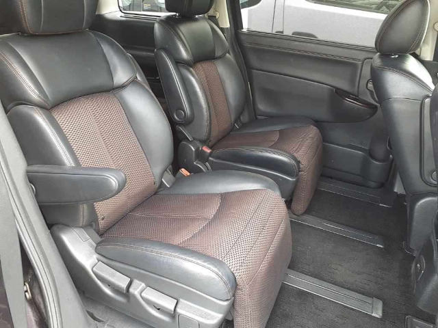 NISSAN ELGRAND 2011