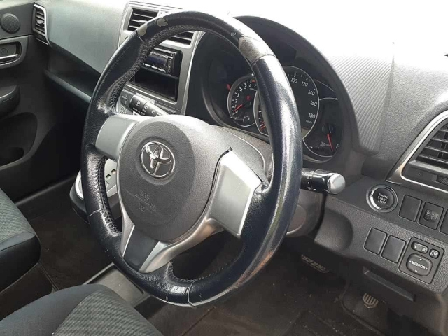 TOYOTA RACTIS 2012