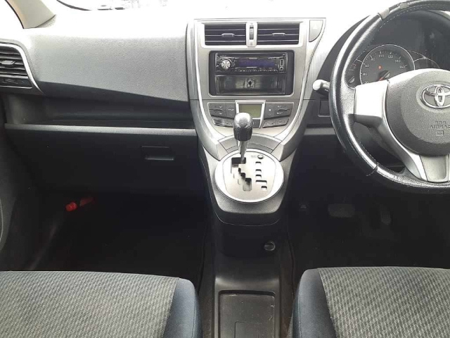 TOYOTA RACTIS 2012