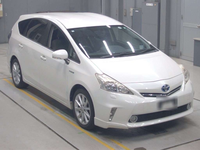 TOYOTA PRIUS ALPHA 2012