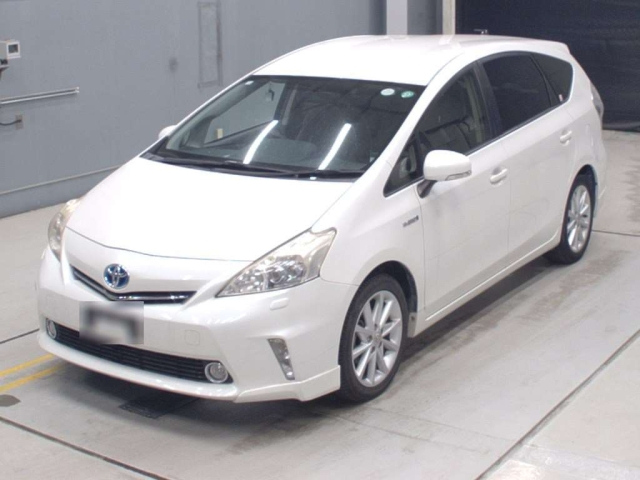TOYOTA PRIUS ALPHA 2012