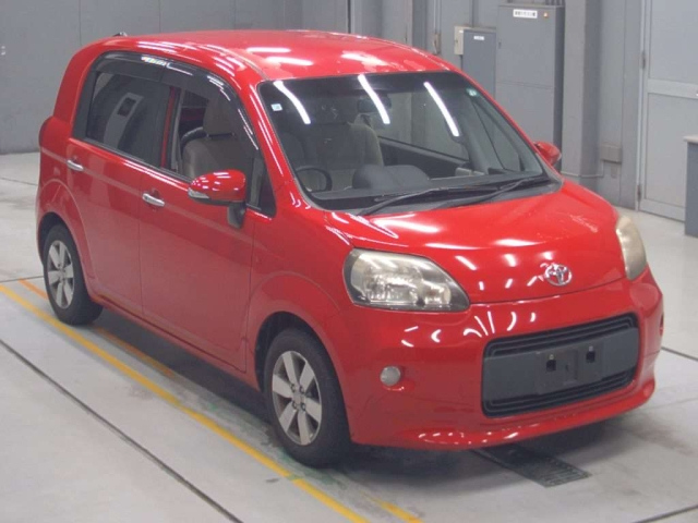 TOYOTA PORTE 2012