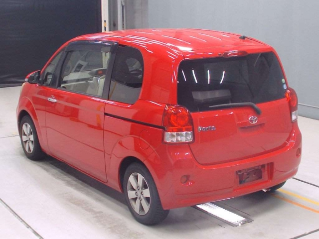 TOYOTA PORTE 2012