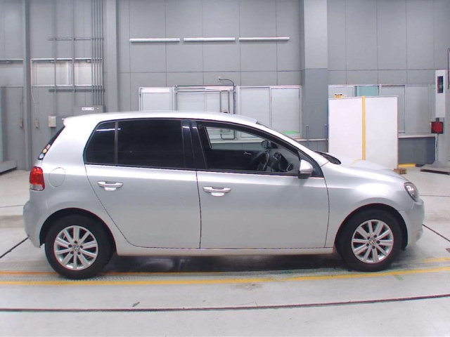 VOLKSWAGEN GOLF 2012