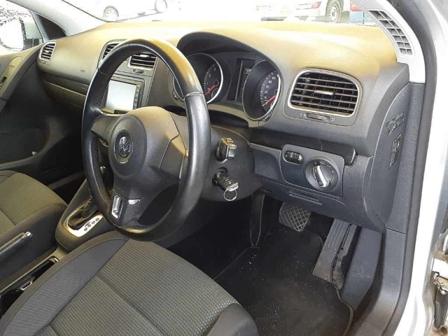 VOLKSWAGEN GOLF 2012