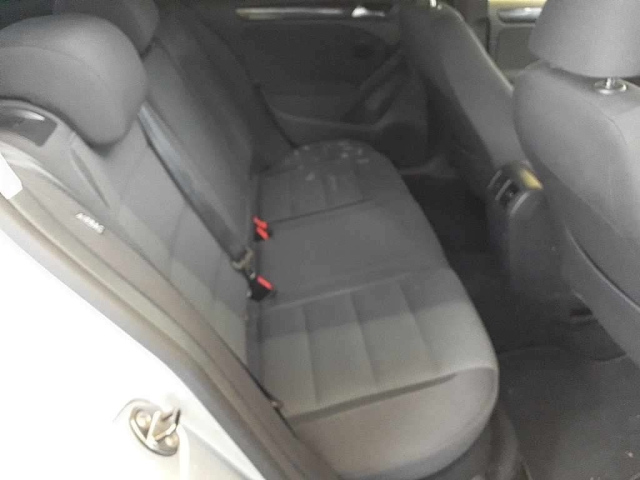 VOLKSWAGEN GOLF 2012