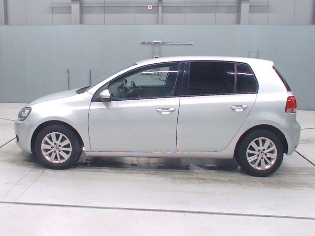 VOLKSWAGEN GOLF 2012