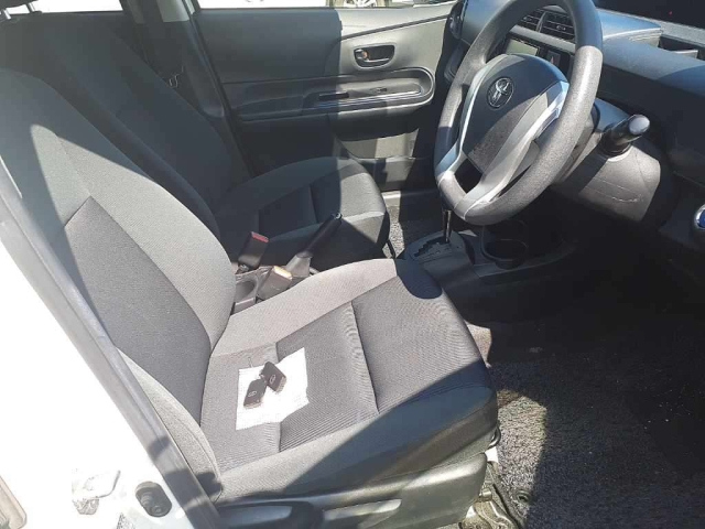TOYOTA AQUA 2015