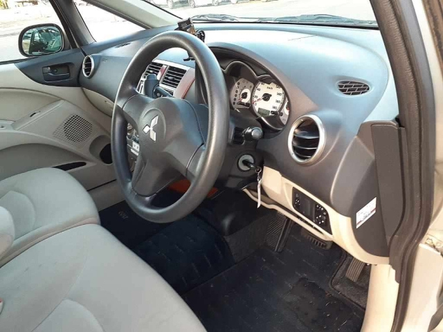 MITSUBISHI COLT 2008