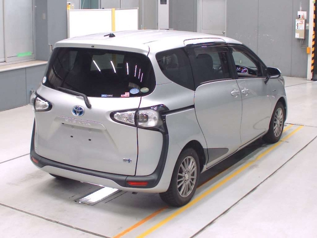 TOYOTA SIENTA 2015