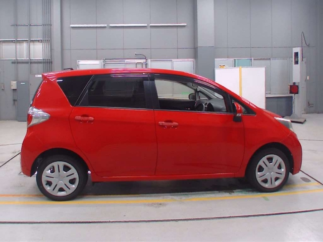 TOYOTA RACTIS 2012