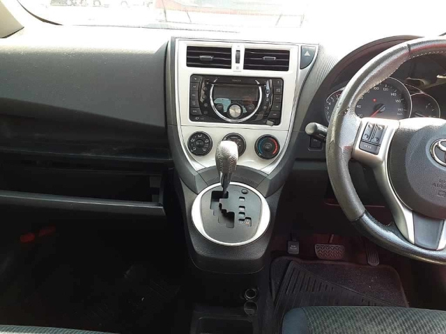TOYOTA RACTIS 2012