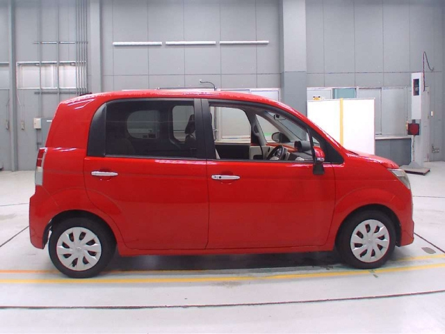 TOYOTA SPADE 2012