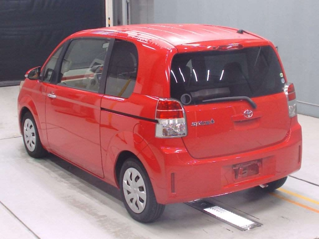 TOYOTA SPADE 2012