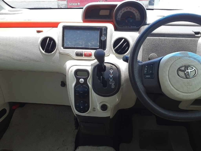 TOYOTA SPADE 2012