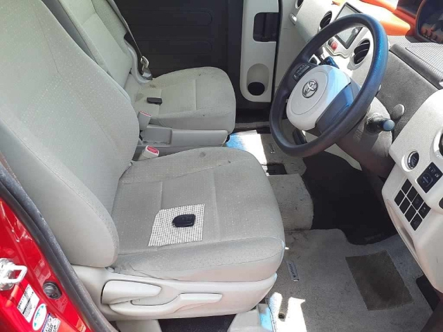 TOYOTA SPADE 2012