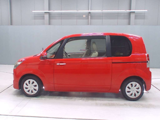 TOYOTA SPADE 2012