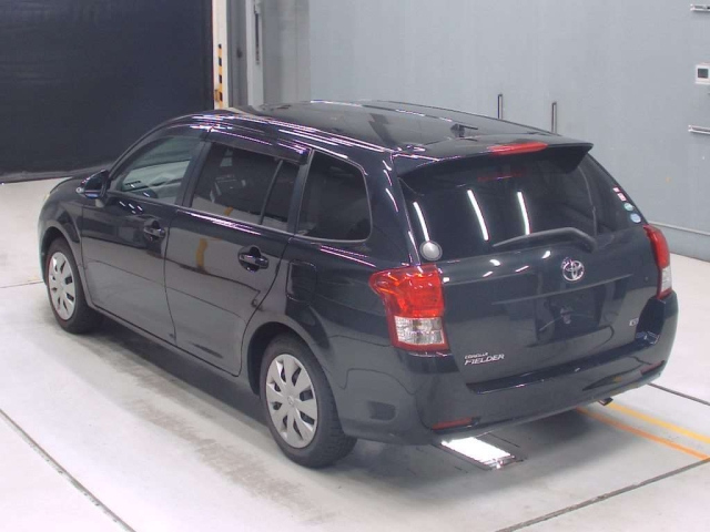 TOYOTA COROLLA FIELDER 2013