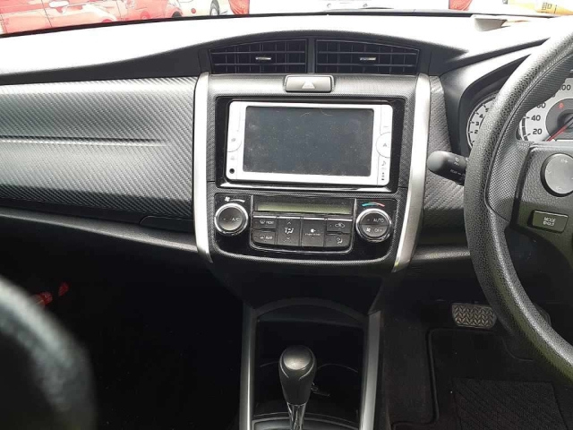 TOYOTA COROLLA FIELDER 2013