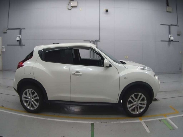 NISSAN JUKE 2012