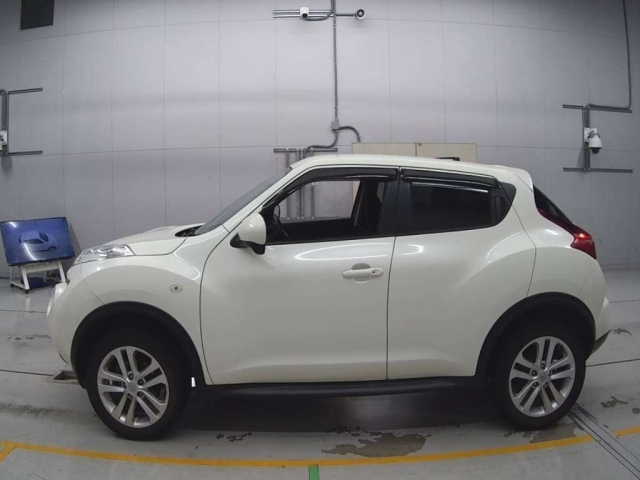 NISSAN JUKE 2012