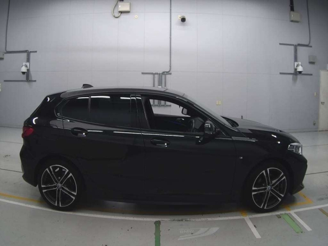 BMW 1 SERIES 2022
