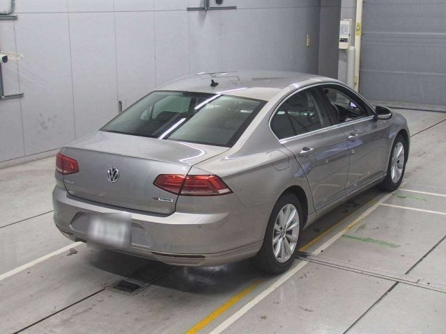 VOLKSWAGEN PASSAT 2015