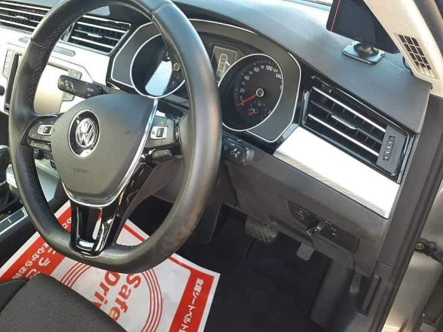 VOLKSWAGEN PASSAT 2015