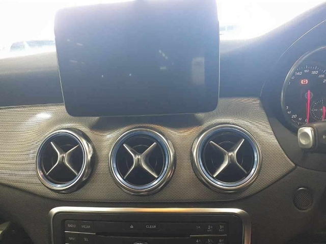 MERCEDES BENZ GLA CLASS 2017