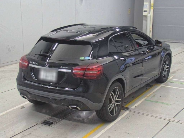 MERCEDES BENZ GLA CLASS 2017