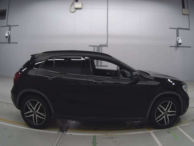 MERCEDES BENZ GLA CLASS 2017