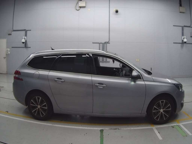 PEUGEOT 308 2015