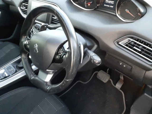 PEUGEOT 308 2015