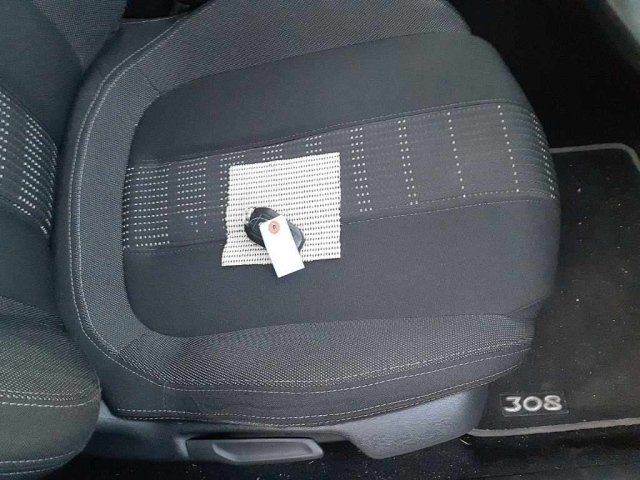 PEUGEOT 308 2015