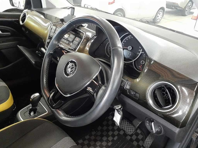 VOLKSWAGEN UP 2019