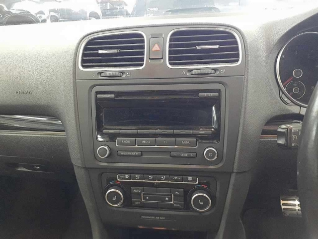 VOLKSWAGEN GOLF CABRIOLET 2012
